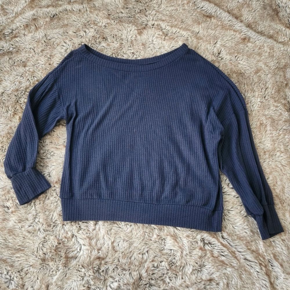 2 Hearts Waffle Knit 3/4 Sleeve Asymmetric Hem Top Blue‎ Size Medium